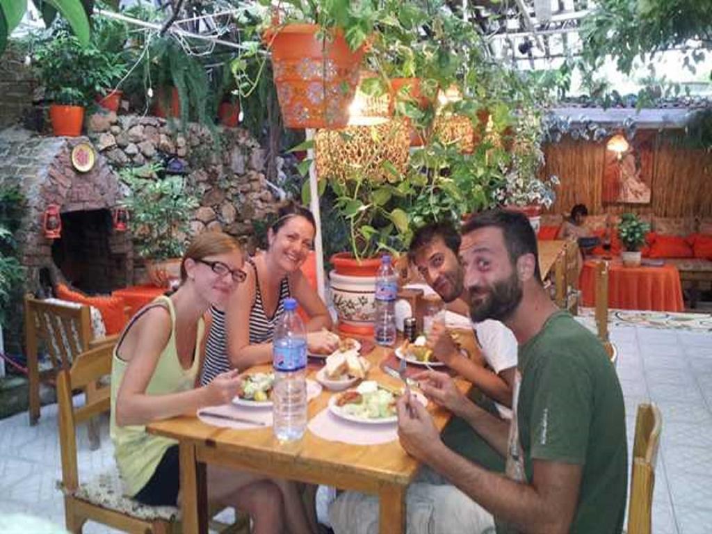 Ferah Hostel Monica'S Place Fethiye Exteriör bild