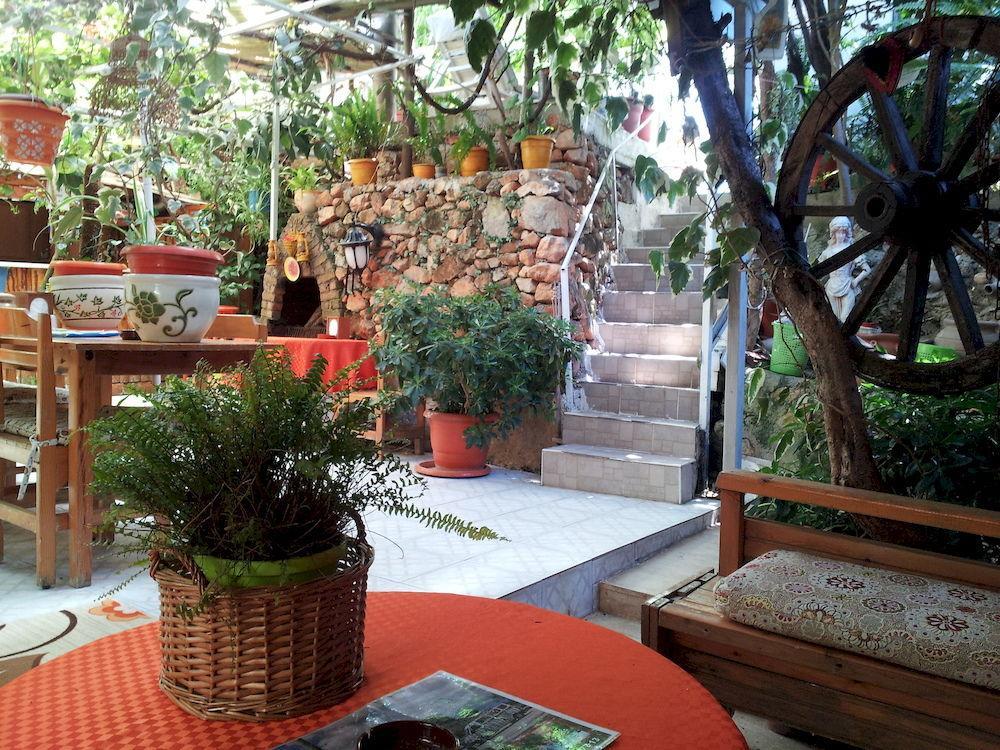 Ferah Hostel Monica'S Place Fethiye Exteriör bild