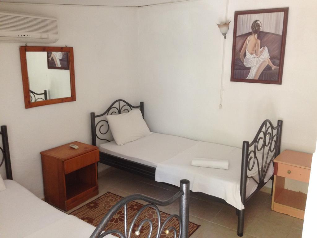 Ferah Hostel Monica'S Place Fethiye Exteriör bild