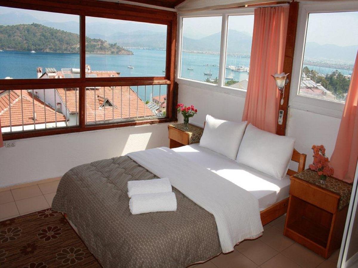 Ferah Hostel Monica'S Place Fethiye Rum bild