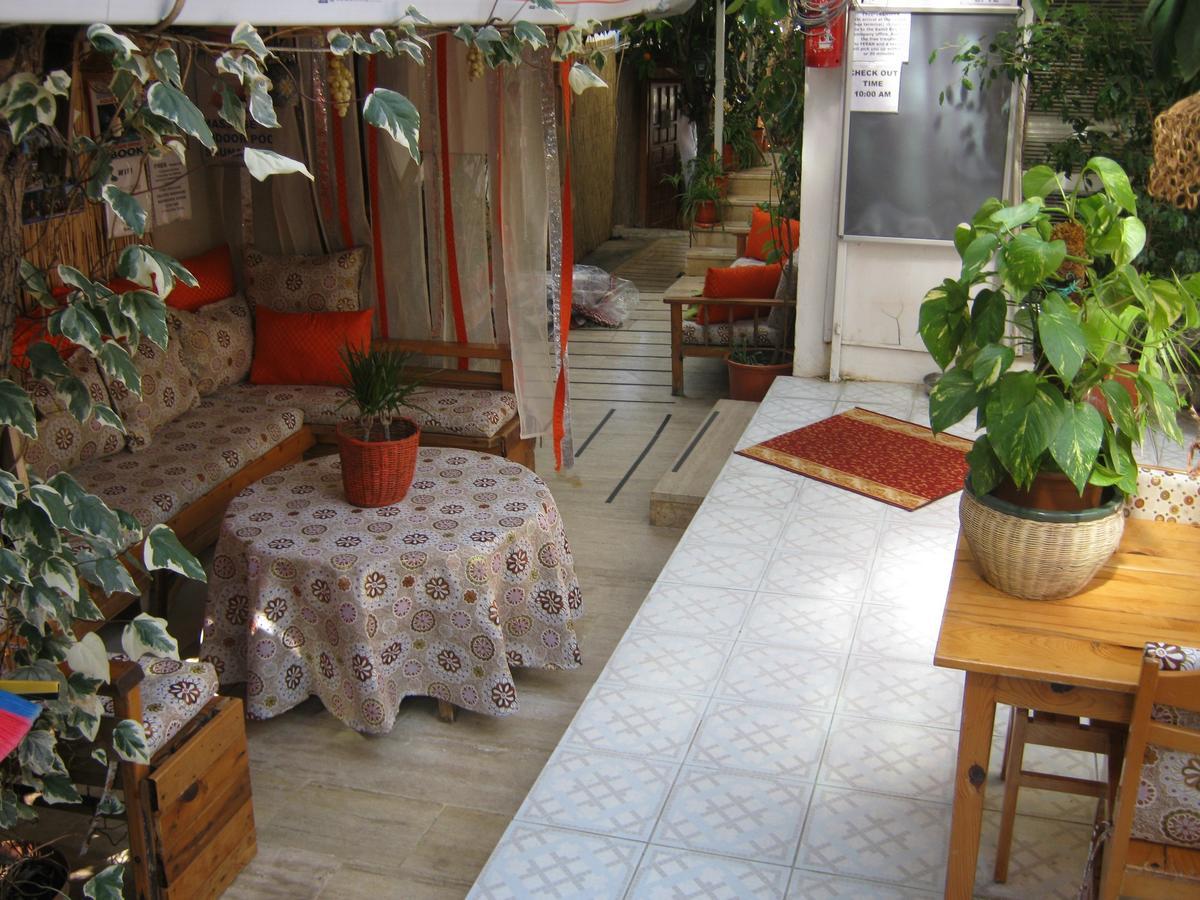 Ferah Hostel Monica'S Place Fethiye Exteriör bild