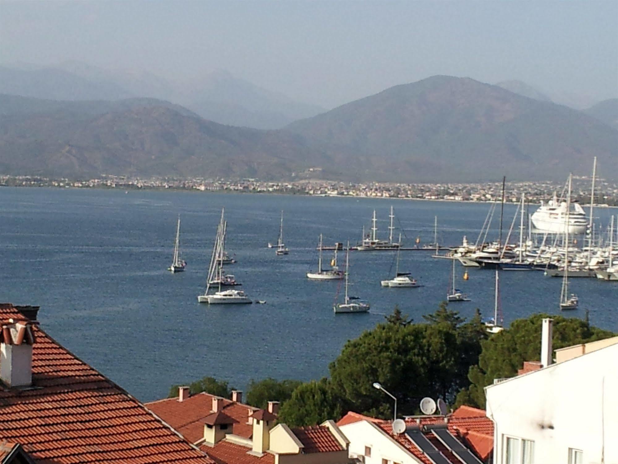 Ferah Hostel Monica'S Place Fethiye Exteriör bild