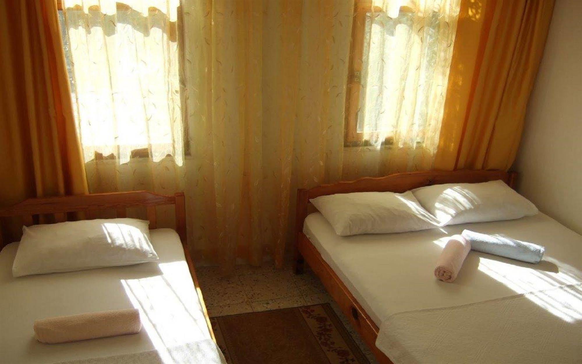 Ferah Hostel Monica'S Place Fethiye Exteriör bild