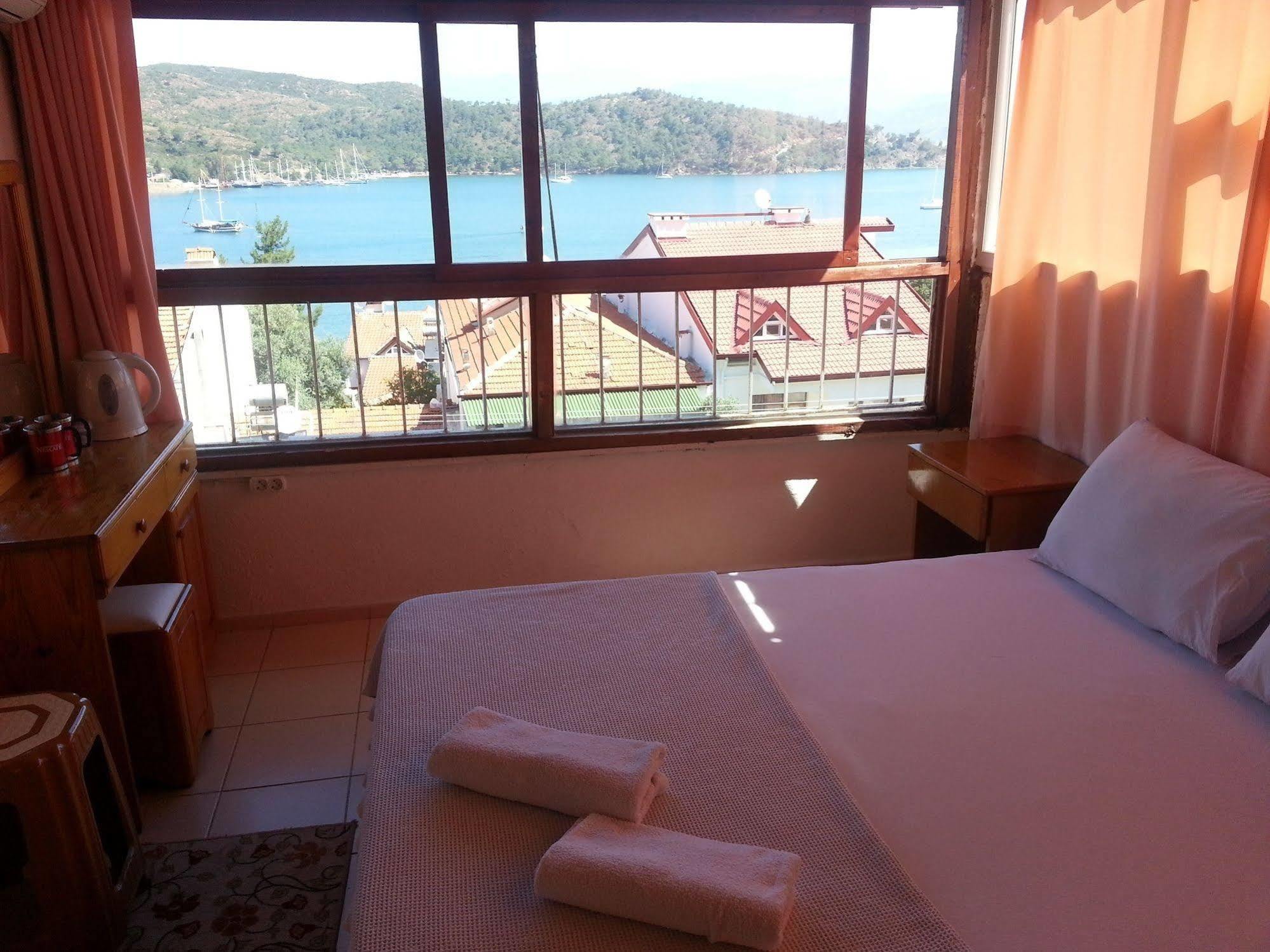 Ferah Hostel Monica'S Place Fethiye Exteriör bild
