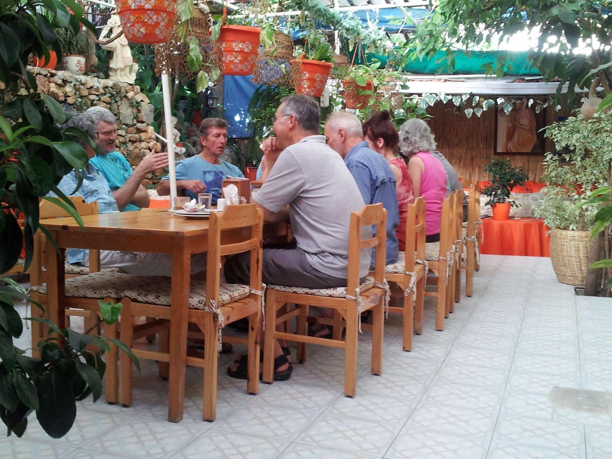 Ferah Hostel Monica'S Place Fethiye Exteriör bild