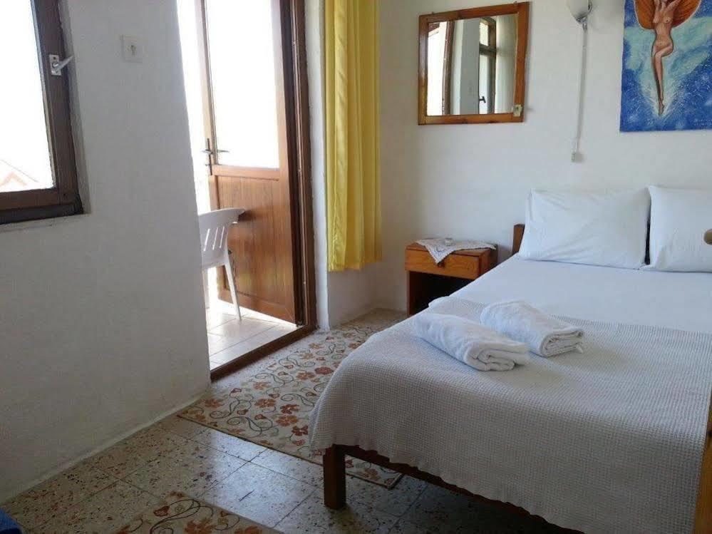 Ferah Hostel Monica'S Place Fethiye Exteriör bild